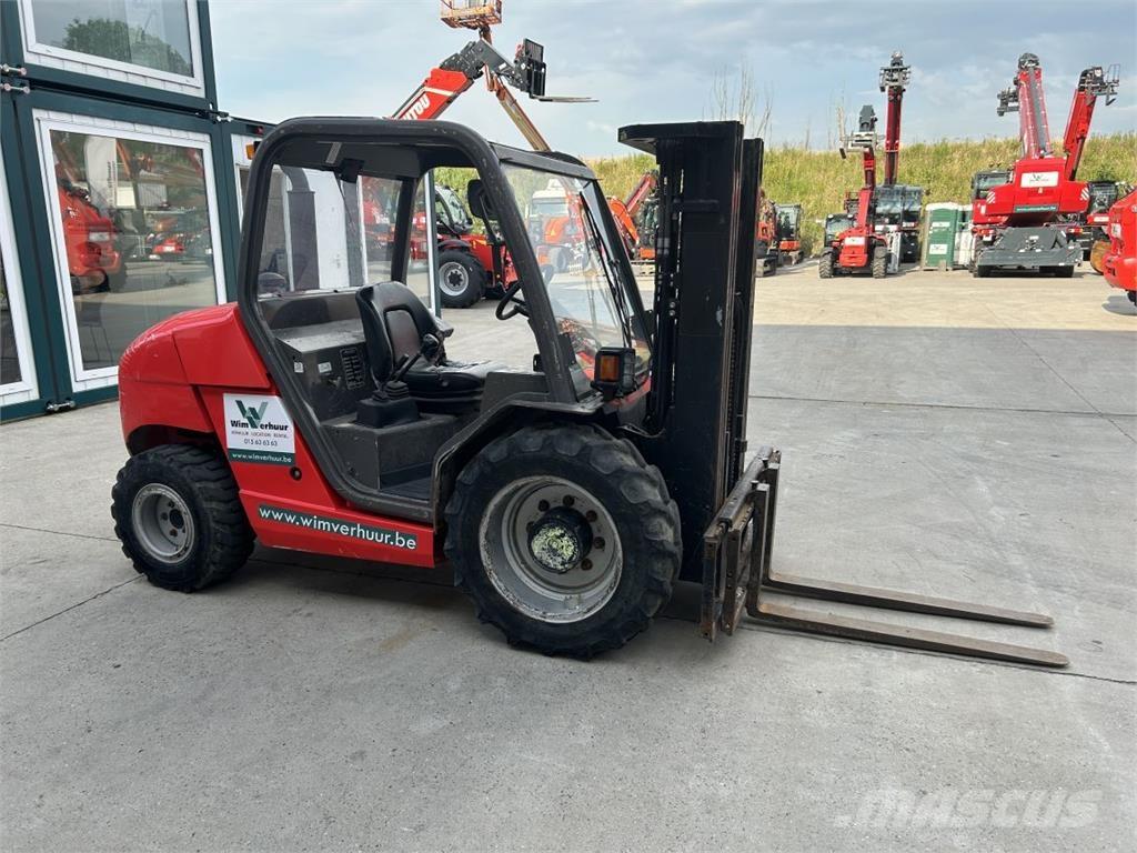 Manitou MH25-4 Apvidus autokrāvējs