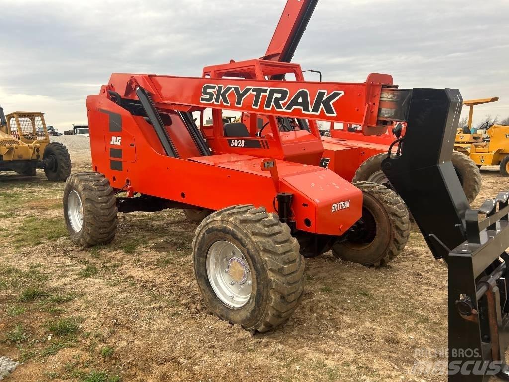 SkyTrak 5028 Teleskopiskie manipulatori