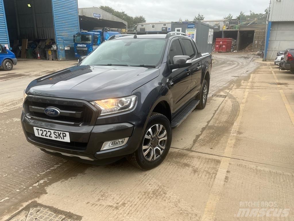 Ford Ranger Vieglais kravas automobilis/izkraušana no sāniem