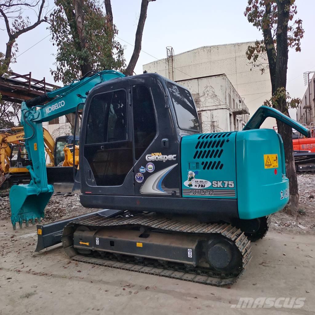 Kobelco SK75 Vidēja lieluma ekskavatori 7 t - 12 t