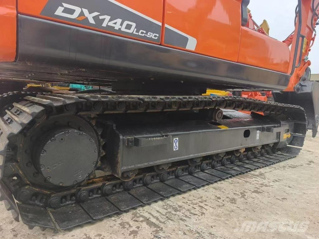 Doosan DX 140 Kāpurķēžu ekskavatori