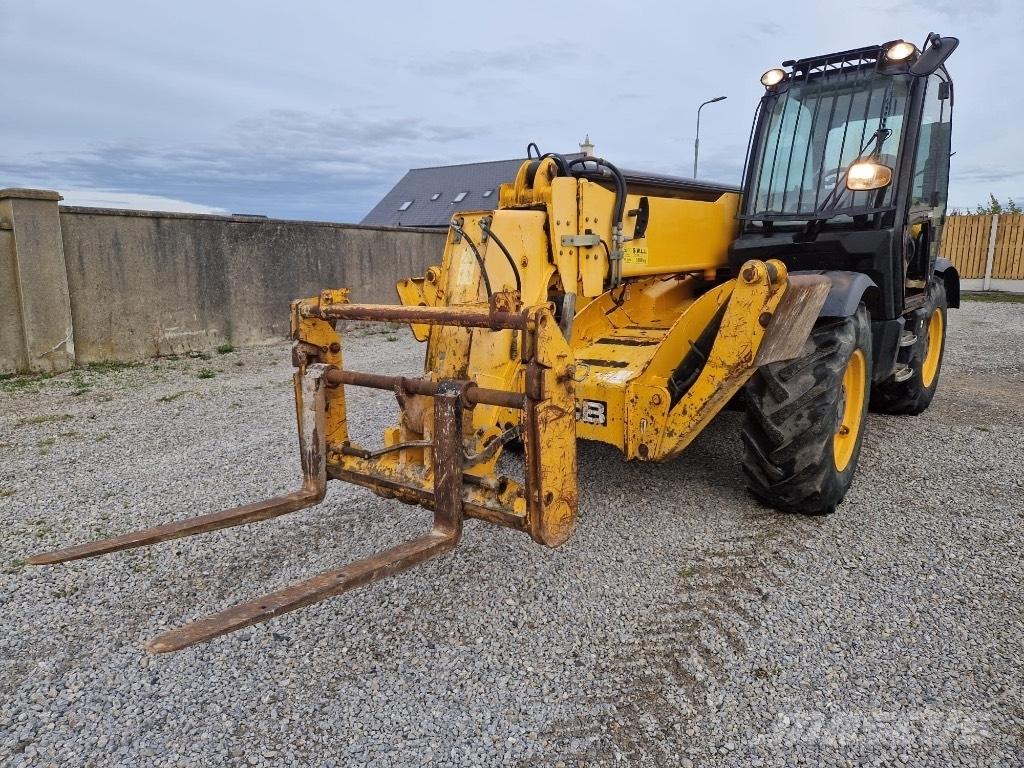 JCB 535-140 Teleskopiskie manipulatori