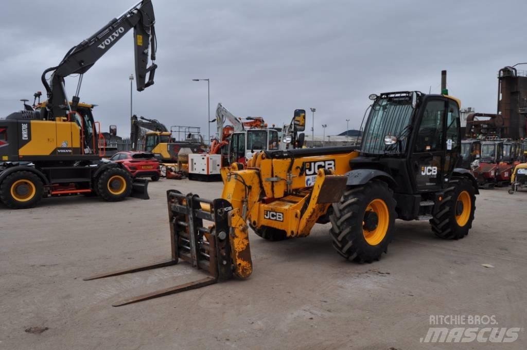 JCB 540-140 Teleskopiskie manipulatori