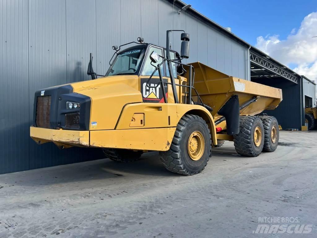CAT 735B Artikulētie pašizgāzēji