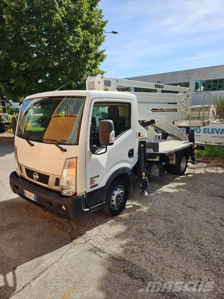 Isoli PNT 230 Pacēlāji uz automašīnas bāzes