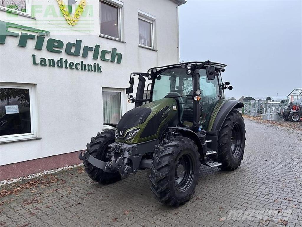 Valtra g135a Traktori