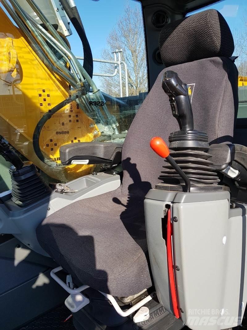 Liebherr R922 Kāpurķēžu ekskavatori