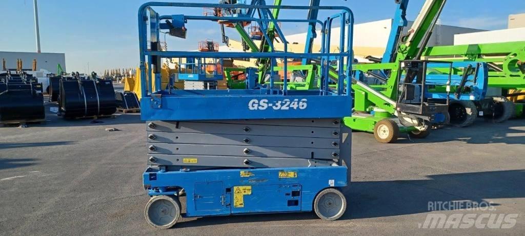 GENIE GS3246 Šķerveida pacēlāji