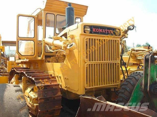 Komatsu d155a-1 Kāpurķēžu buldozeri