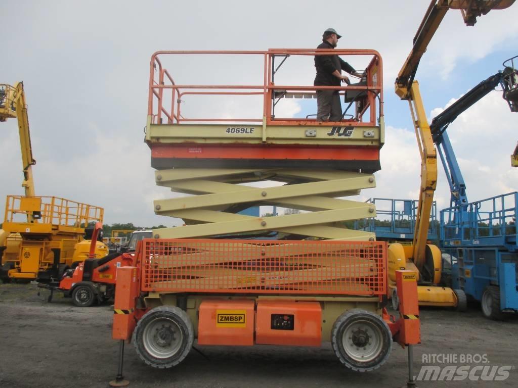 JLG 4069 LE Šķerveida pacēlāji
