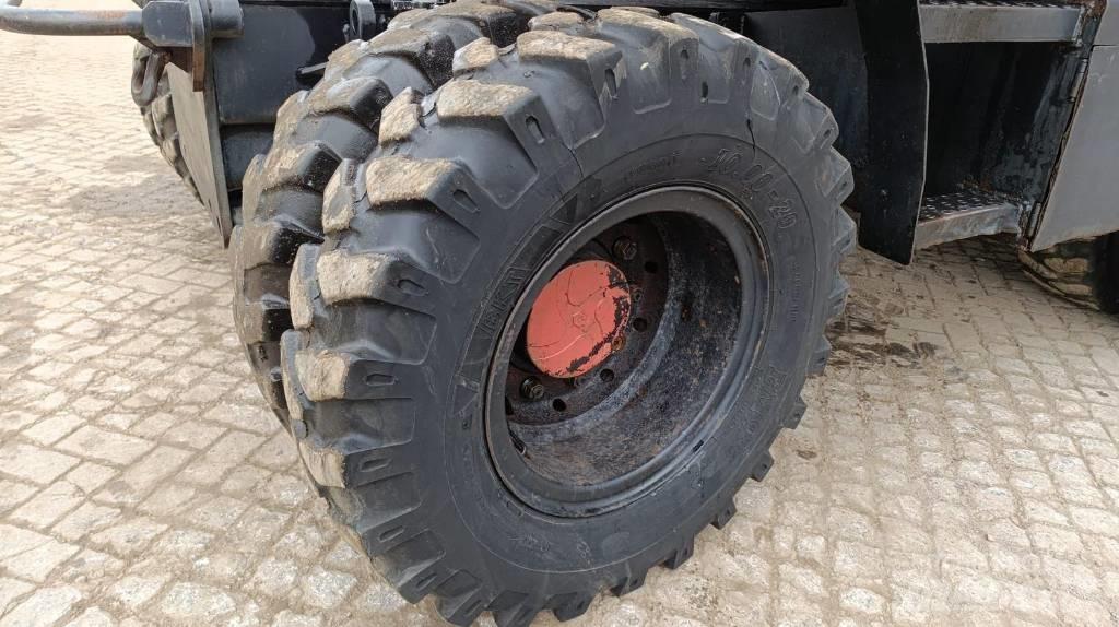 Fiat-Hitachi EX135W Ekskavatori uz riteņiem