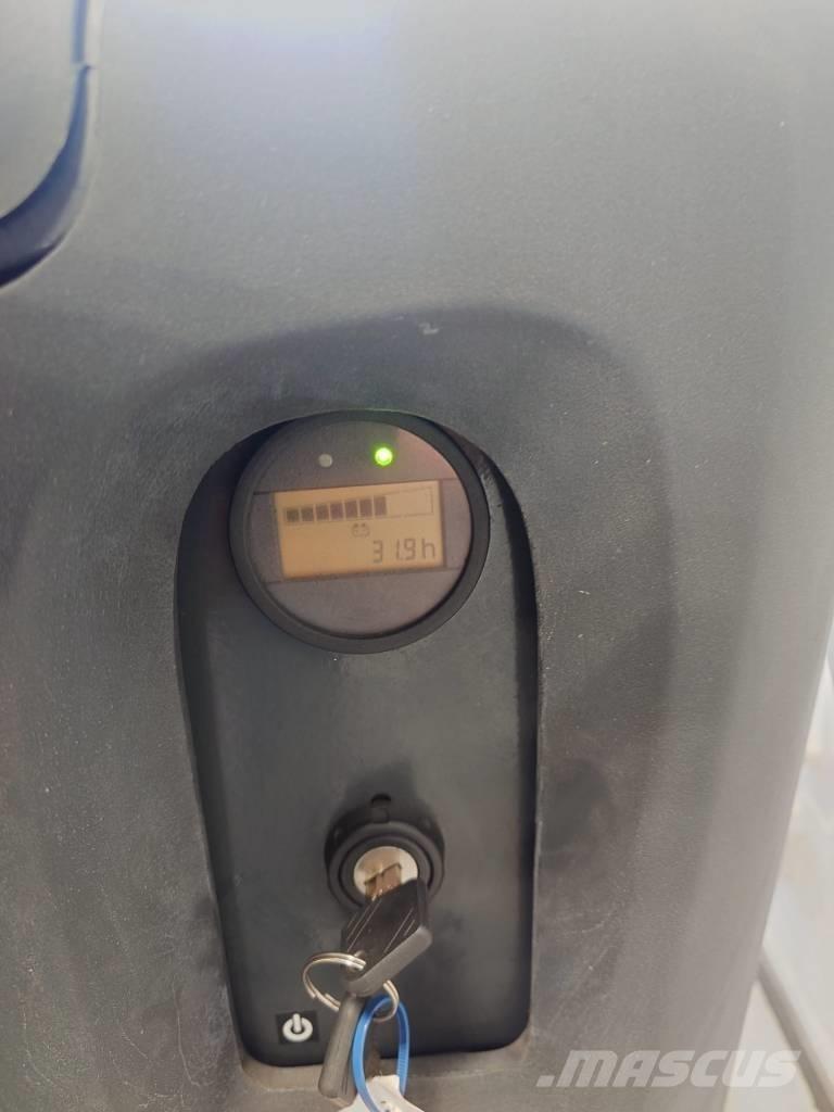 Linde T20P/1151 Hidrauliskās stalažas ar platformu