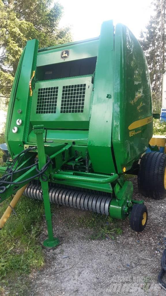 John Deere 854 Rituļu preses
