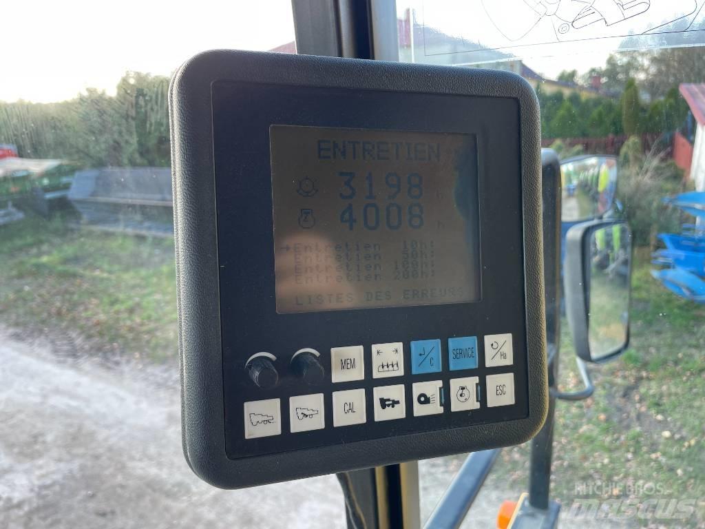 New Holland TX 66 Ražas novākšanas kombaini