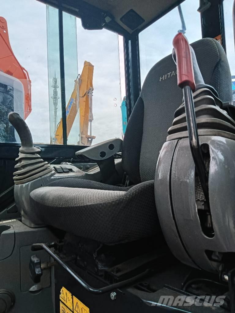 Hitachi ZX 55 Kāpurķēžu ekskavatori