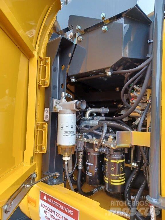 Komatsu PW158-11E0 Ekskavatori uz riteņiem