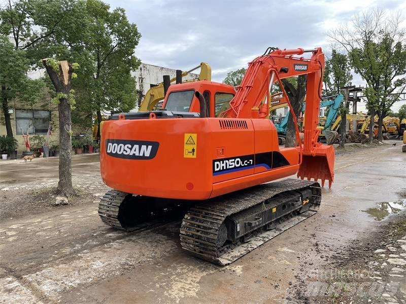 Doosan DX150 Kāpurķēžu ekskavatori