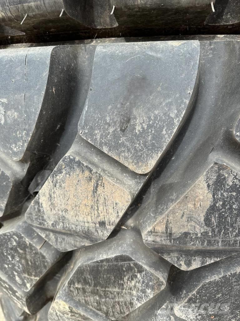  ROCK RADIAL 23.5R25 Riepas, riteņi un diski