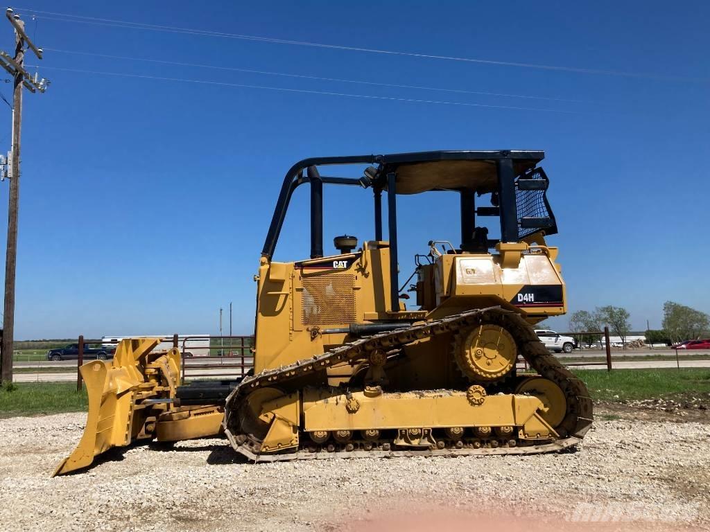 CAT Bulldozer D4H Kāpurķēžu buldozeri