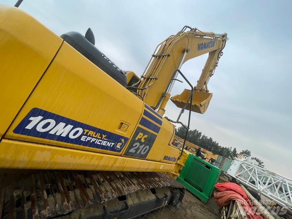 Komatsu PC210-10MO Kāpurķēžu ekskavatori