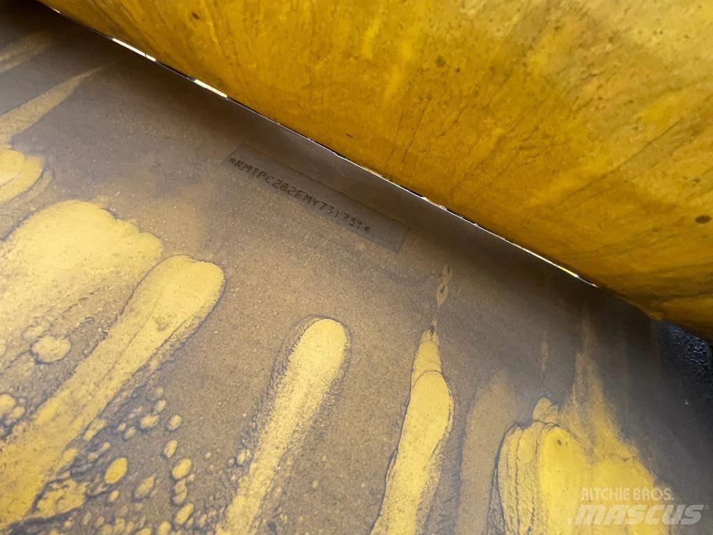 Komatsu PC210-10MO Kāpurķēžu ekskavatori