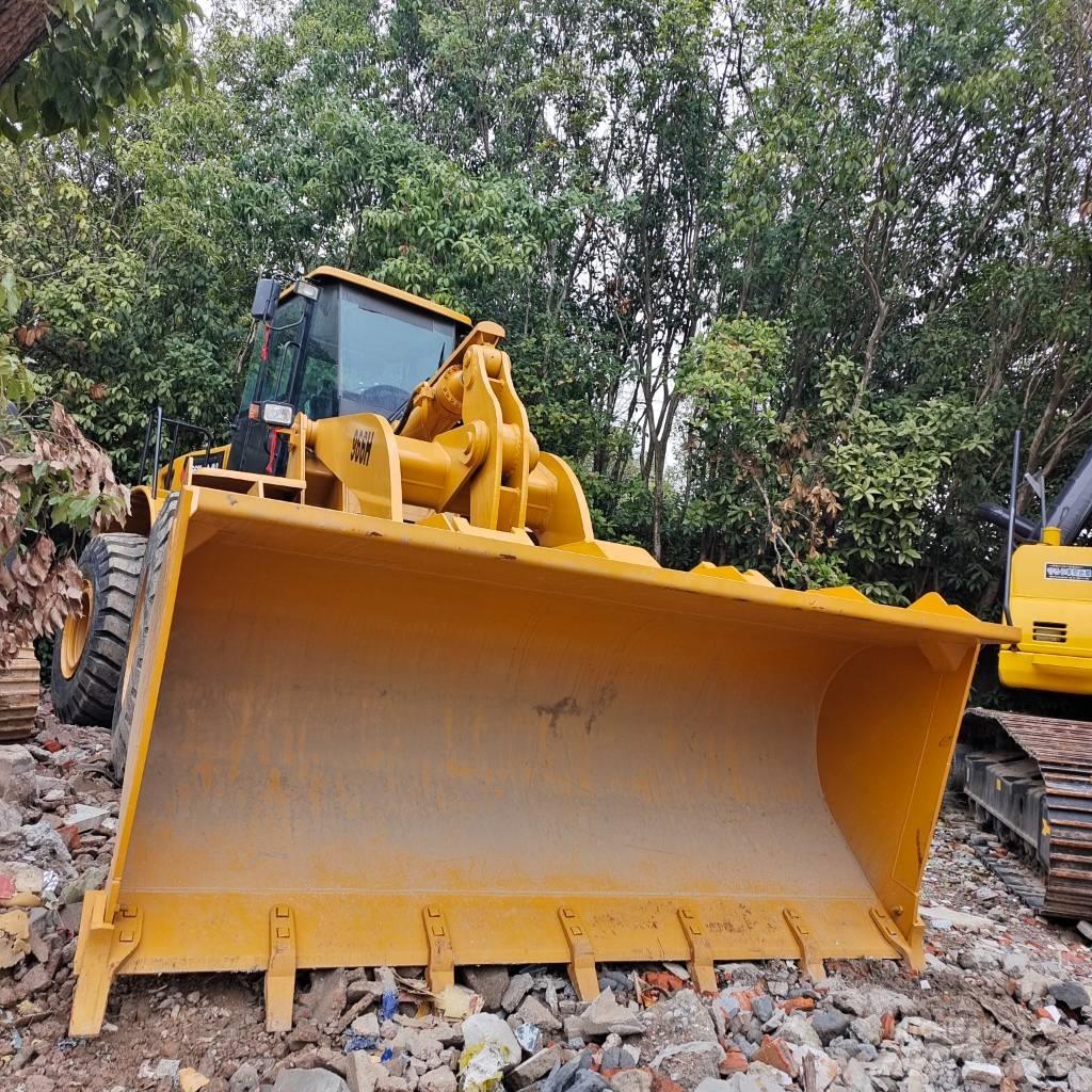 CAT 966G Iekrāvēji uz riteņiem