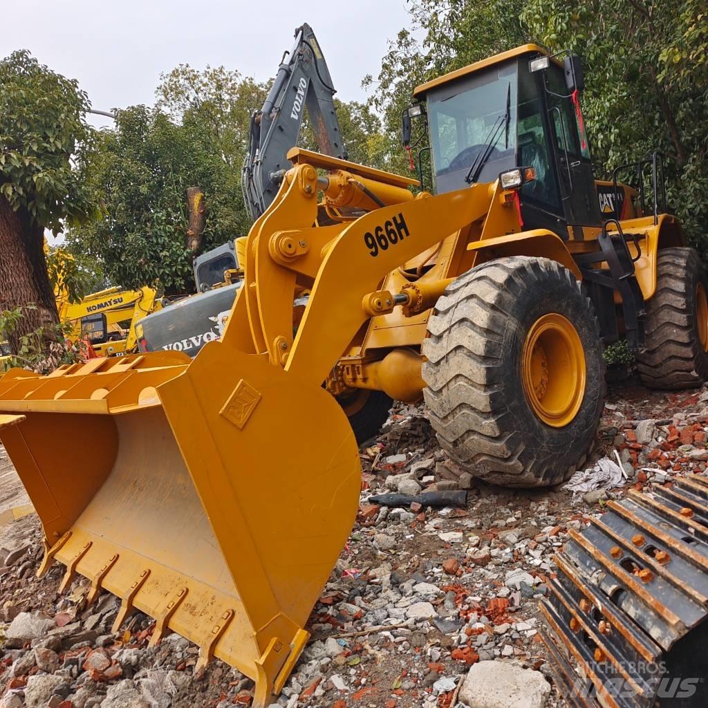 CAT 966G Iekrāvēji uz riteņiem