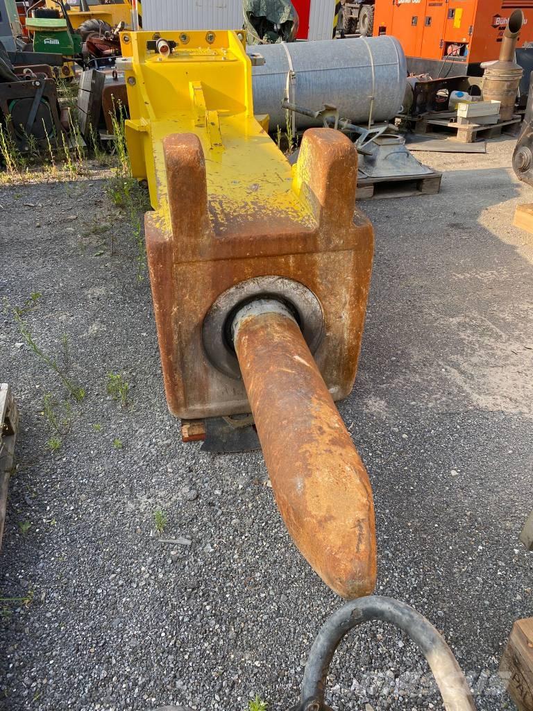 Epiroc HB7000 Āmuri/Drupinātāji