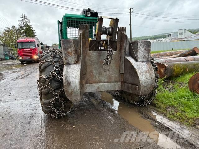 Timberjack 240C Šķeldotāji