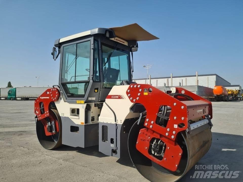 Dynapac CC2200 Divvalču grunts veltņi