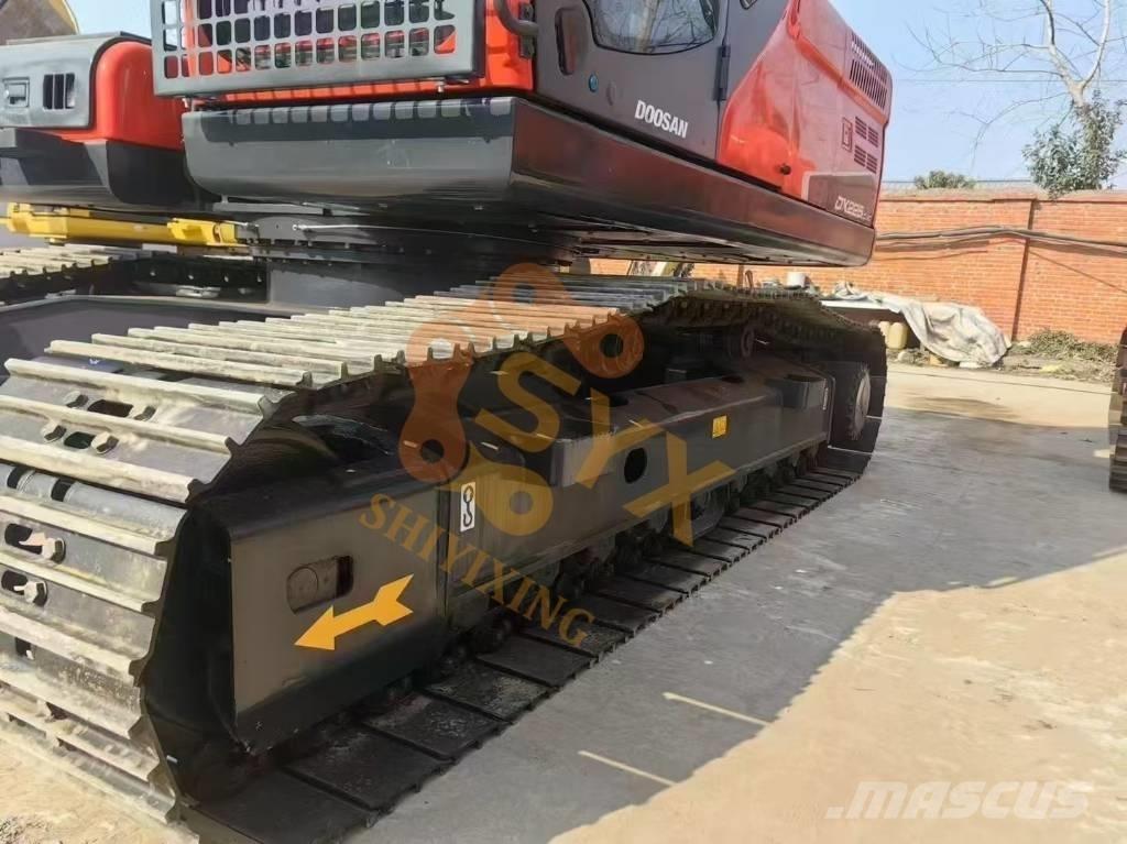 Doosan DX 225 LC Kāpurķēžu ekskavatori
