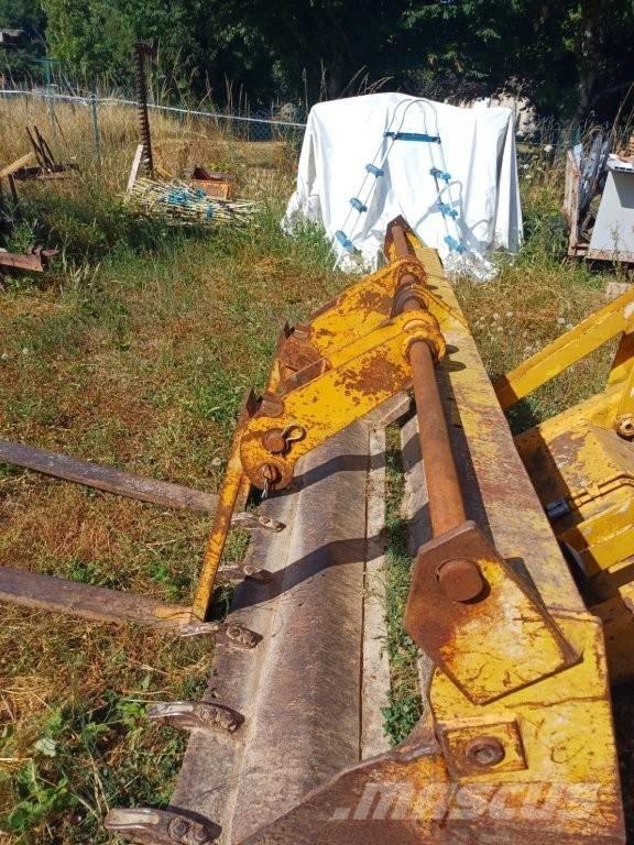 JCB 3 CX Ekskavatori-iekrāvēji