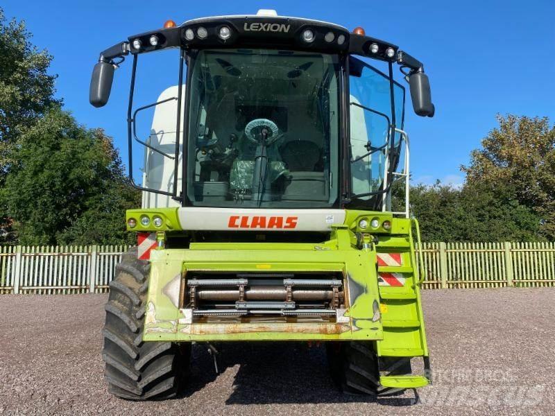 CLAAS LEXION 750 Ražas novākšanas kombaini