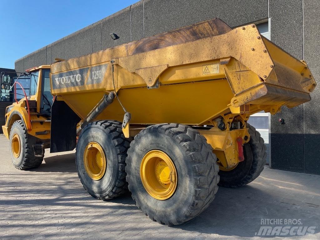 Volvo A25G Artikulētie pašizgāzēji