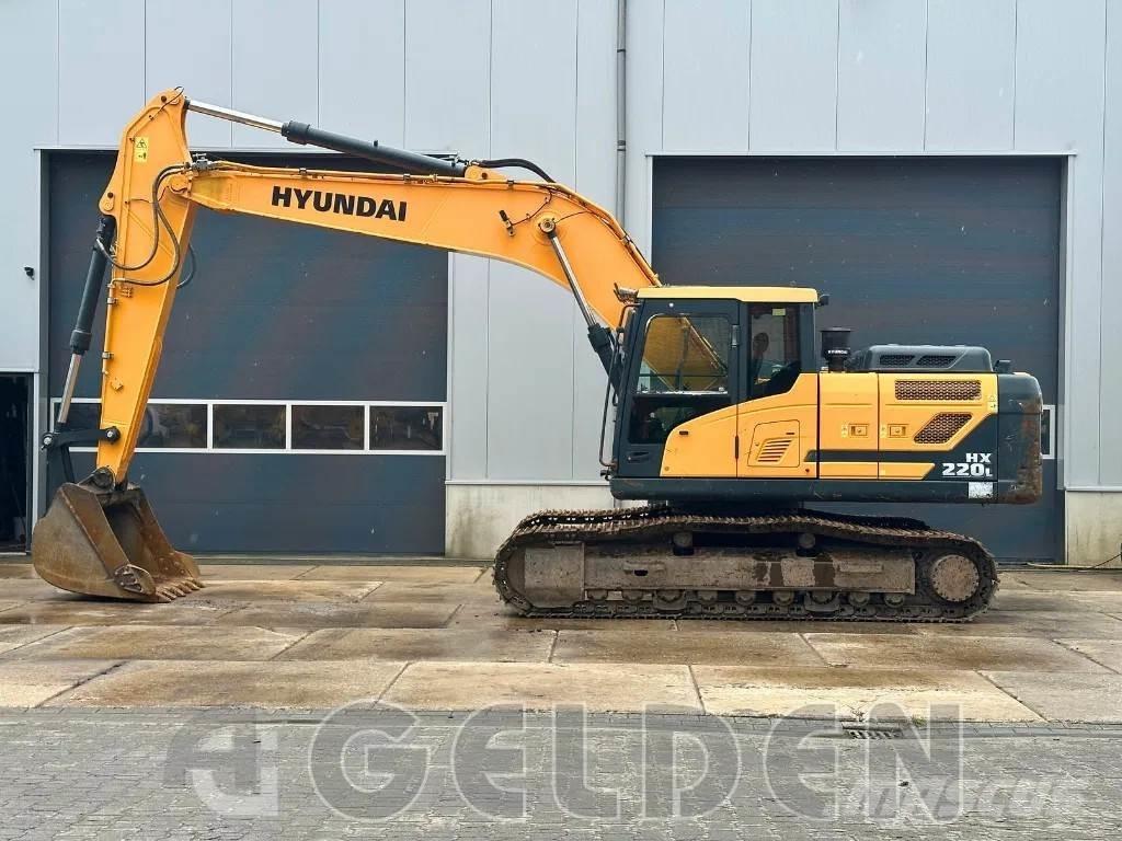 Hyundai HX220L Kāpurķēžu ekskavatori