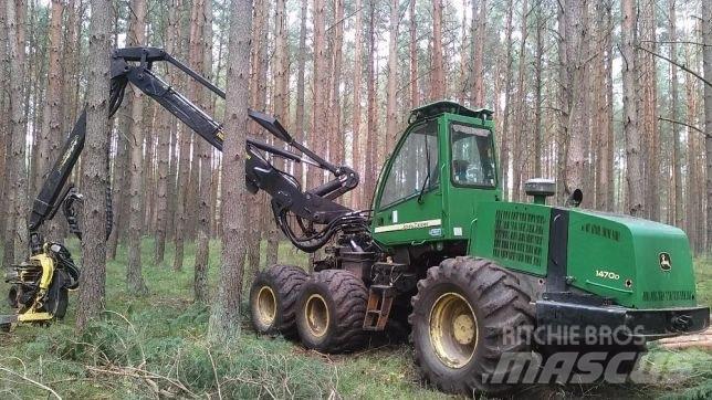 John Deere 1470D Harvesteri