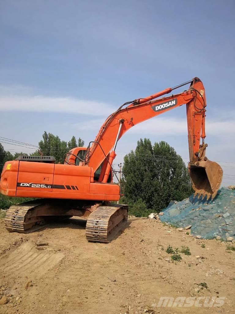 Doosan dx225 Kāpurķēžu ekskavatori