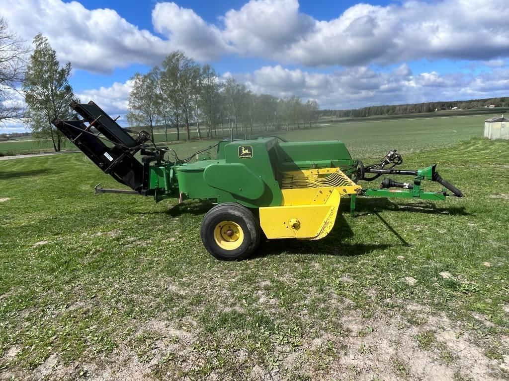 John Deere 359 Ķīpu preses