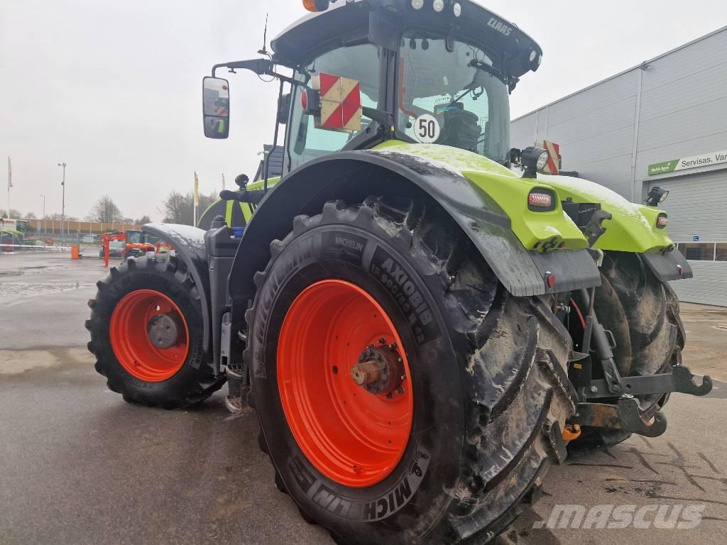 CLAAS Axion 960 Traktori