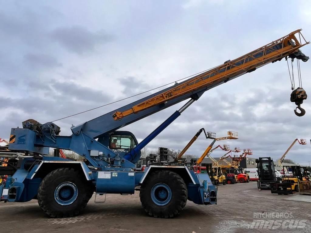 Terex RT780 Celtņi nelīdzenām virsmām