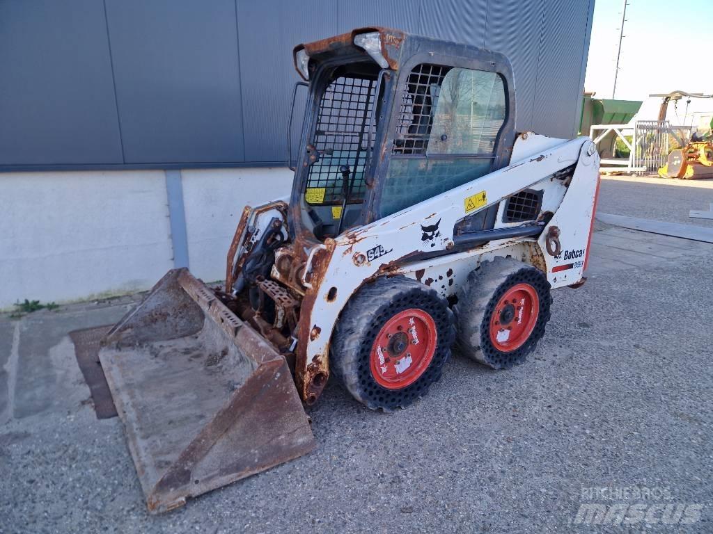 Bobcat S 450 Lietoti riteņu kompaktiekrāvēji