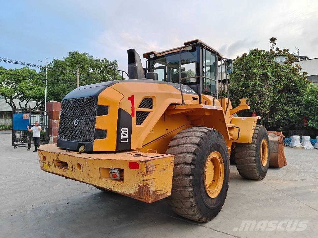 Volvo L 120 Iekrāvēji uz riteņiem