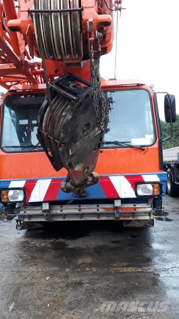 Liebherr LTM 1090-2 Visurgājēji celtņi