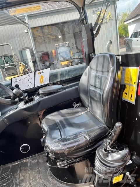JCB 520-40 Teleskopiskie manipulatori
