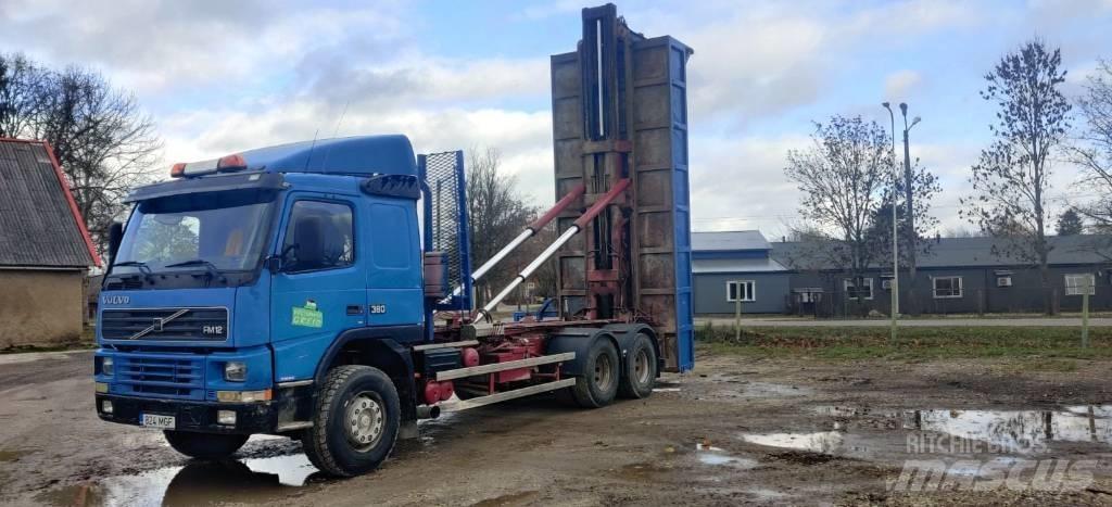 Volvo FM12 Treileri ar āķi