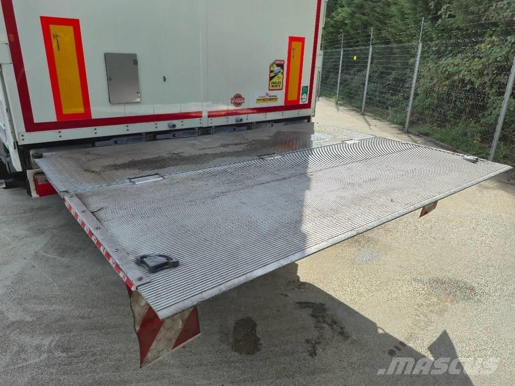 Kässbohrer Maxima Noslēgtās piekabes