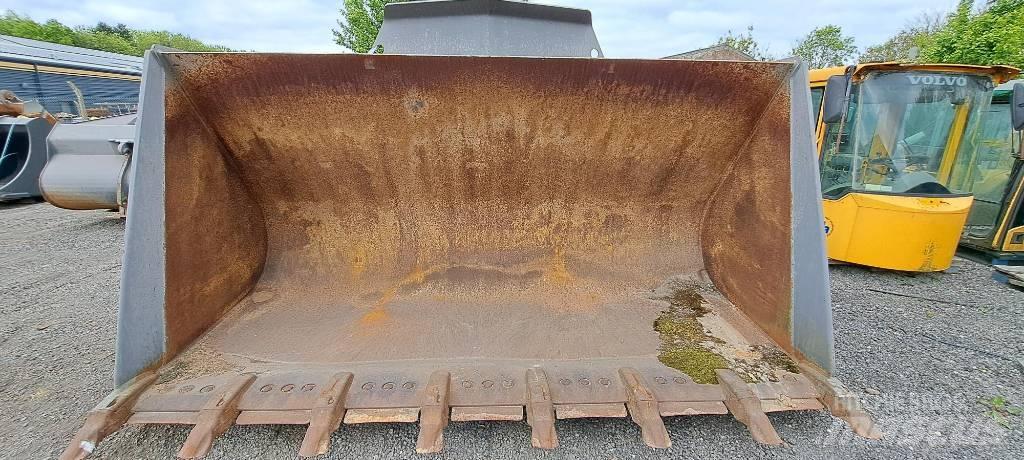 Volvo L 220 H Iekrāvēji uz riteņiem