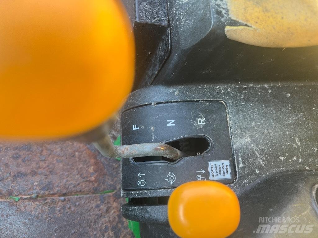 John Deere Gator TS Komunālās mašīnas