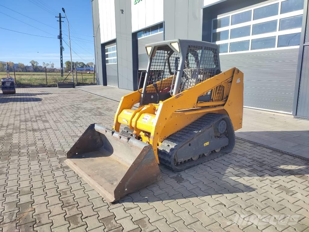 Bobcat T 140 Lietoti riteņu kompaktiekrāvēji