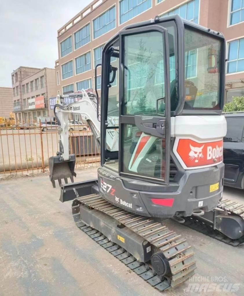 Bobcat E 27 Z Lietoti riteņu kompaktiekrāvēji